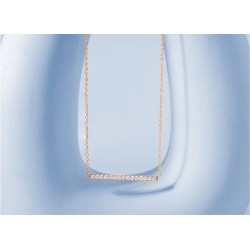 Collar de oro con piedras